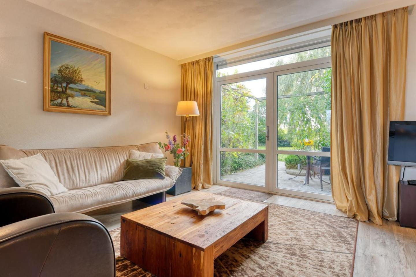 Borneman Buitenhof - Prive Appartement Houten Εξωτερικό φωτογραφία